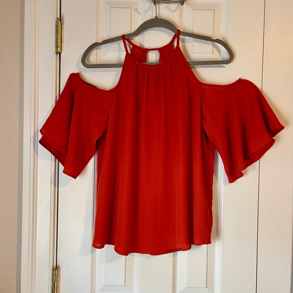 Lilyrain Cold Shoulder Flowy Blouse